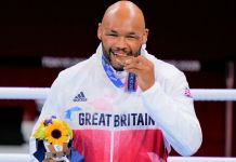 Frazer Clarke salta al profesionalismo de la mano de Anthony Joshua